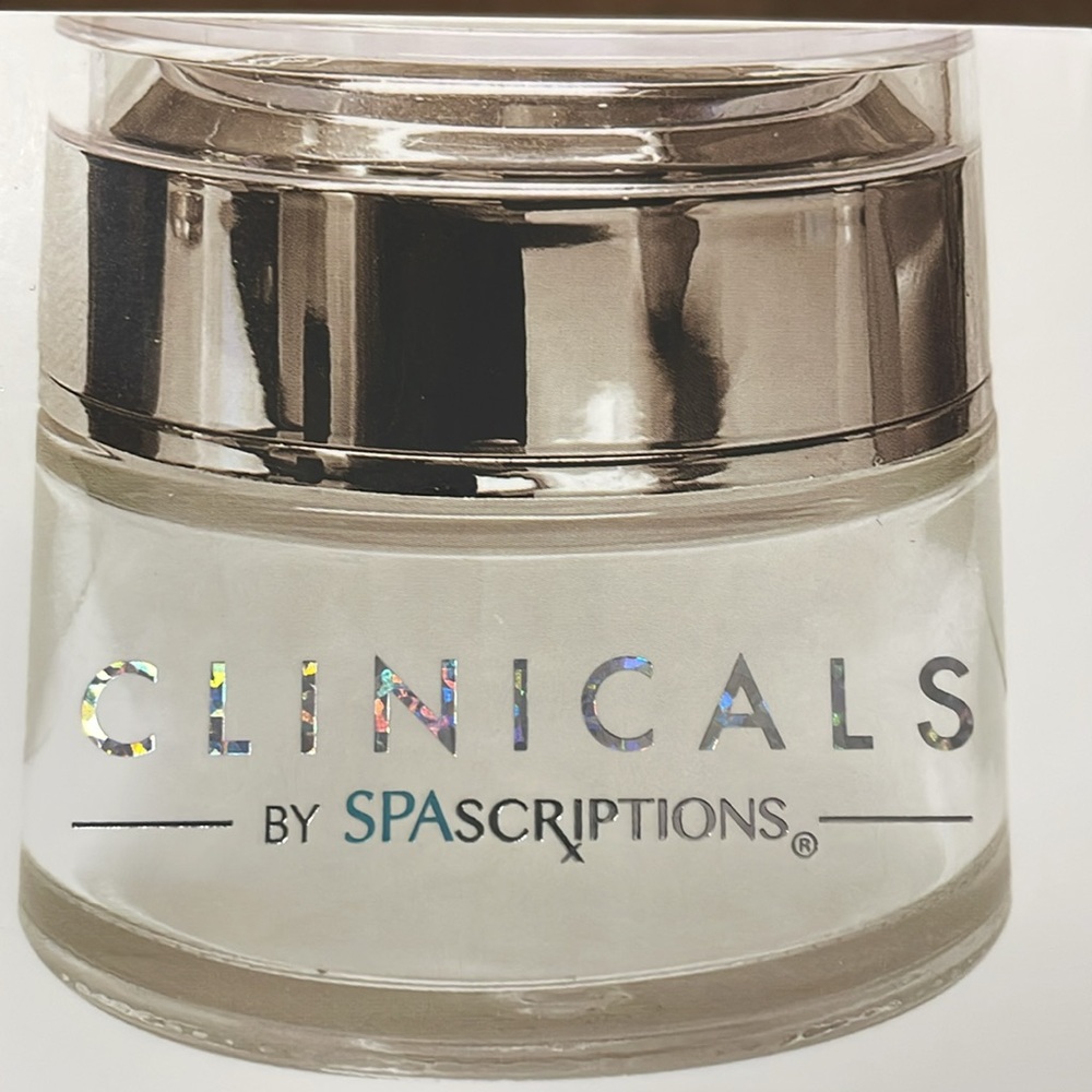 CLINICALS SpaScriptions Moisturizing Day Cream YOUTHFUL GLOW .